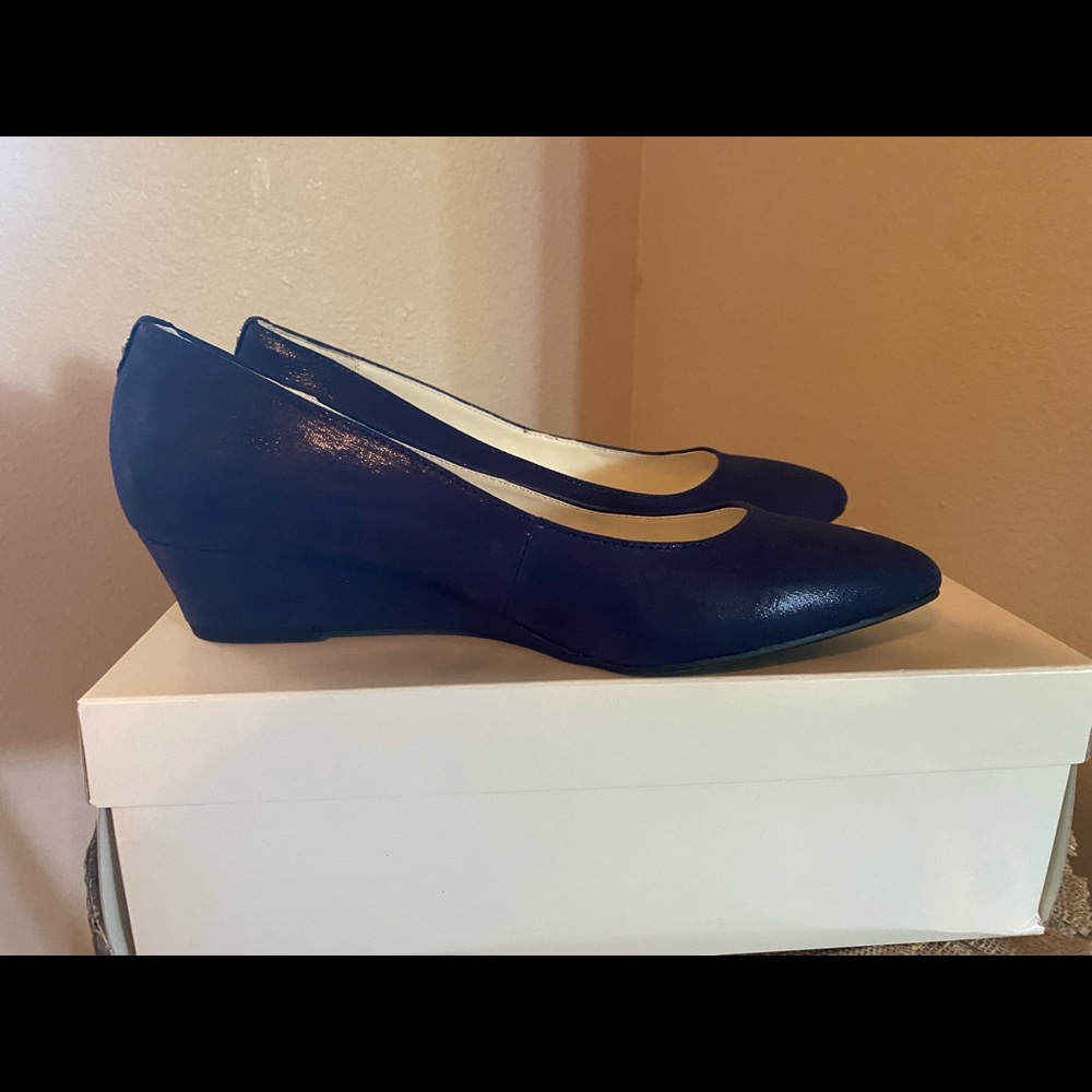 Anne Klein New in Box ‘Emera wedge’ pump.  Navy shine